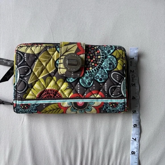 ⭐️⭐️⭐️Vera Bradley Paisley Glenna Floral Clutch Wallet Bag Purse COTTAGE EUC - Picture 10 of 10